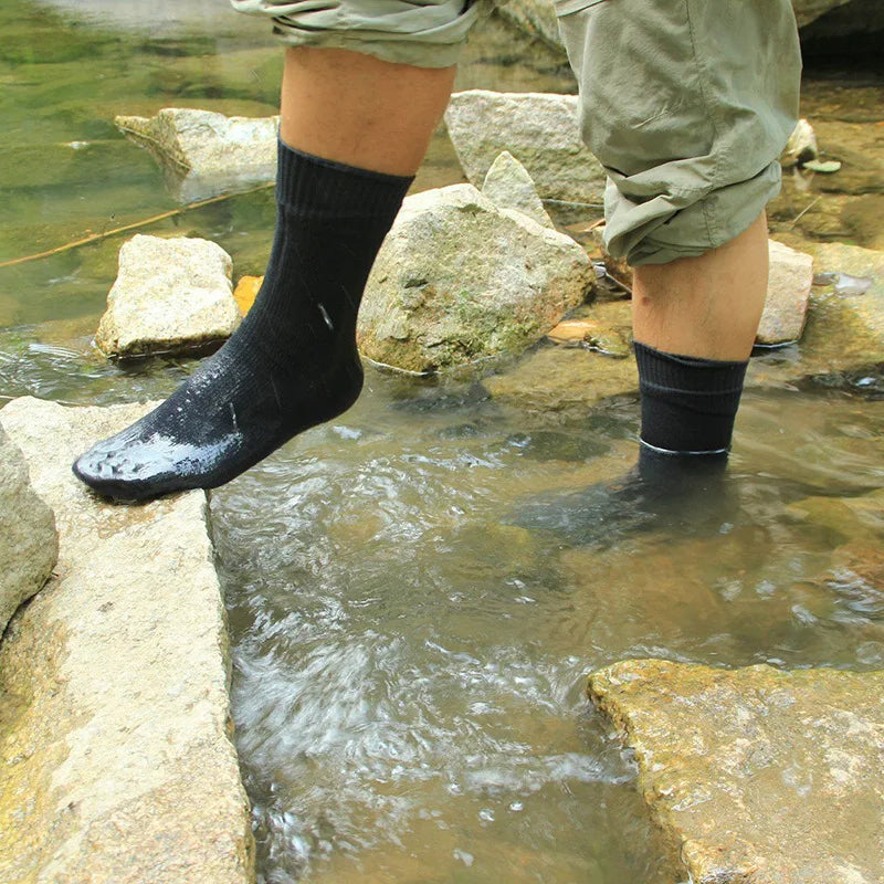 Waterproof Outdoor Sports Socks – Quick Dry Breathable Hiking Crew Socks