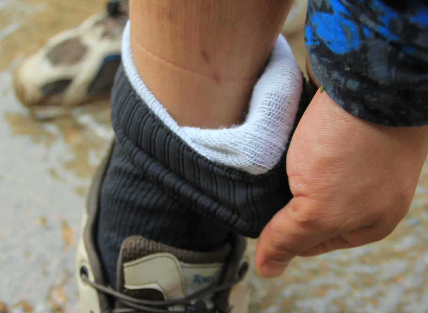 Waterproof Outdoor Sports Socks – Quick Dry Breathable Hiking Crew Socks