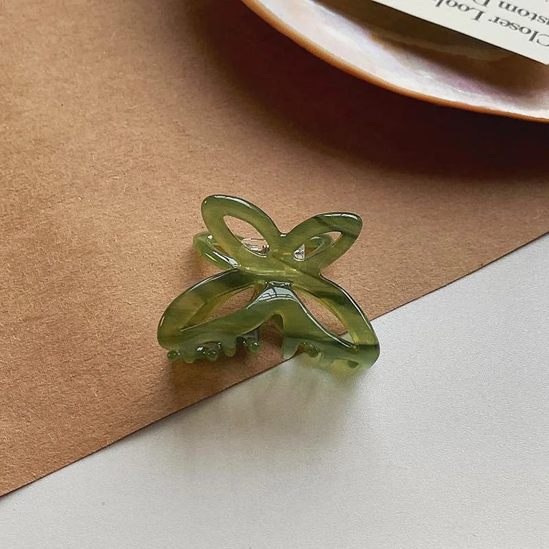 Mini Butterfly Hair Claw Clips – Cute Acrylic Floral Jaw Clips for Women & Girls