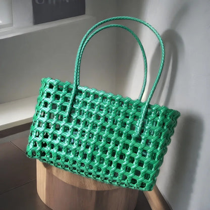 Woven Plastic Tote Bag – Retro Grid Shoulder Handbag for Women Summer Beach Style
