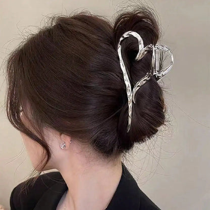Silver Heart Hair Claw Clip – Minimalist Metal Heart Jaw Clip for Women Trendy Hair Accessory