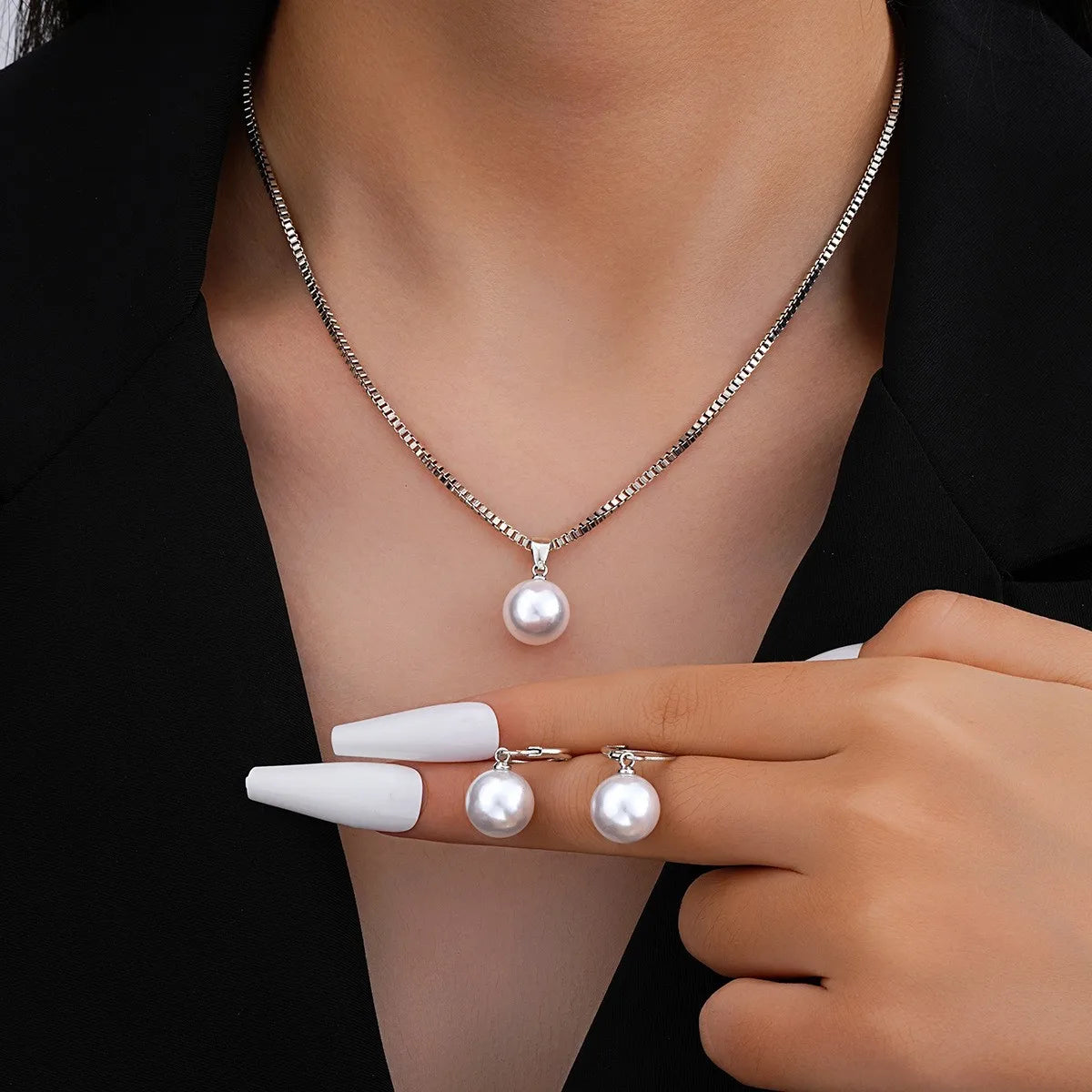 Pearl Necklace & Earrings Set – Elegant Gold Pearl Jewelry Set for Women