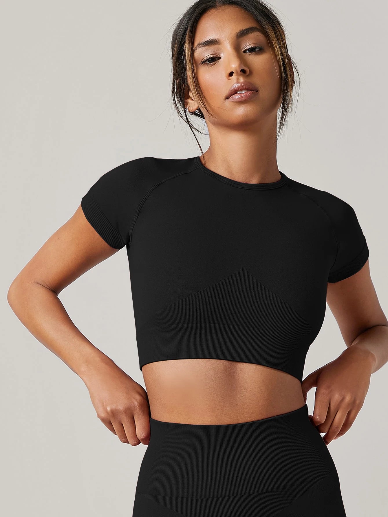 Women’s Cropped Athletic T-Shirt – Slim Fit Short Sleeve Workout Top for Gym & Yoga