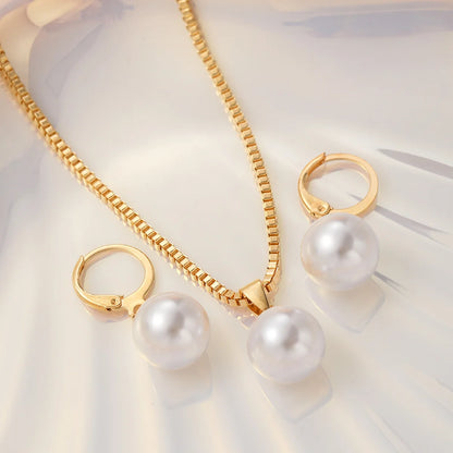 Pearl Necklace & Earrings Set – Elegant Gold Pearl Jewelry Set for Women