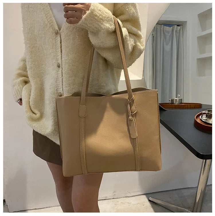 Minimalist Leather Tote Bag – Large Capacity Shoulder Handbag for Women