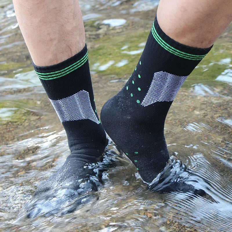 Waterproof Outdoor Sports Socks – Quick Dry Breathable Hiking Crew Socks