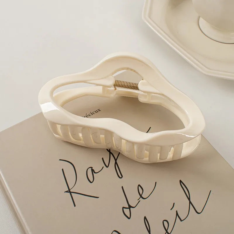 Abstract Acrylic Hair Claw Clips – Minimalist Hollow Jaw Clips for Women Trendy Hair Accessories