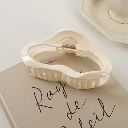 Abstract Acrylic Hair Claw Clips – Minimalist Hollow Jaw Clips for Women Trendy Hair Accessories