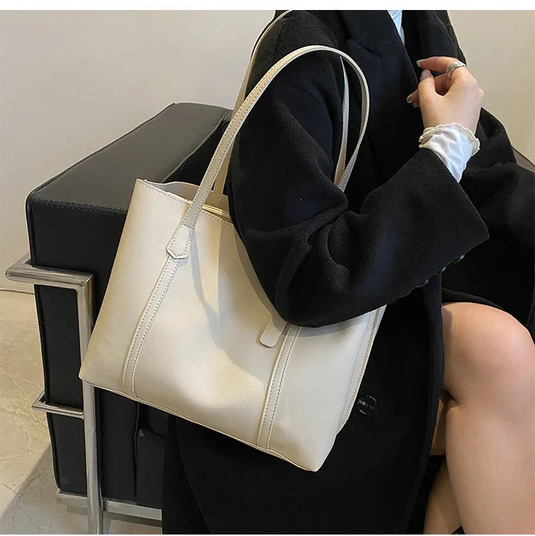 Minimalist Leather Tote Bag – Large Capacity Shoulder Handbag for Women