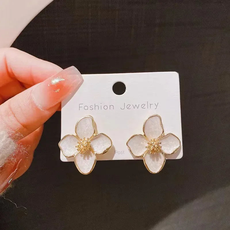 Blue Flower Stud Earrings – Elegant Floral Crystal Earrings for Women Vintage Jewelry