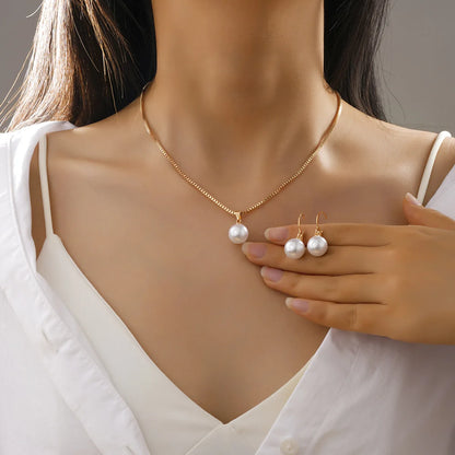 Pearl Necklace & Earrings Set – Elegant Gold Pearl Jewelry Set for Women