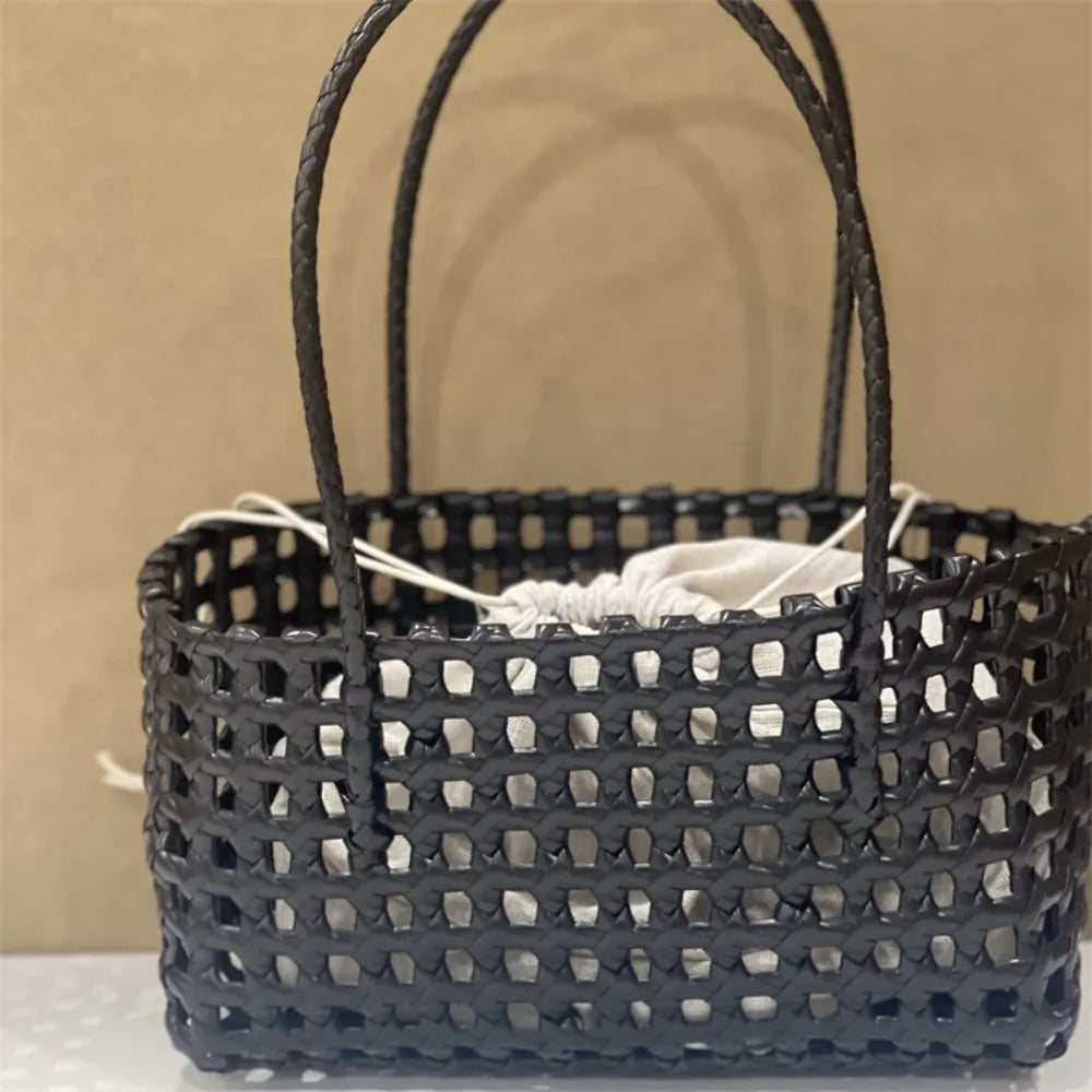 Woven Plastic Tote Bag – Retro Grid Shoulder Handbag for Women Summer Beach Style