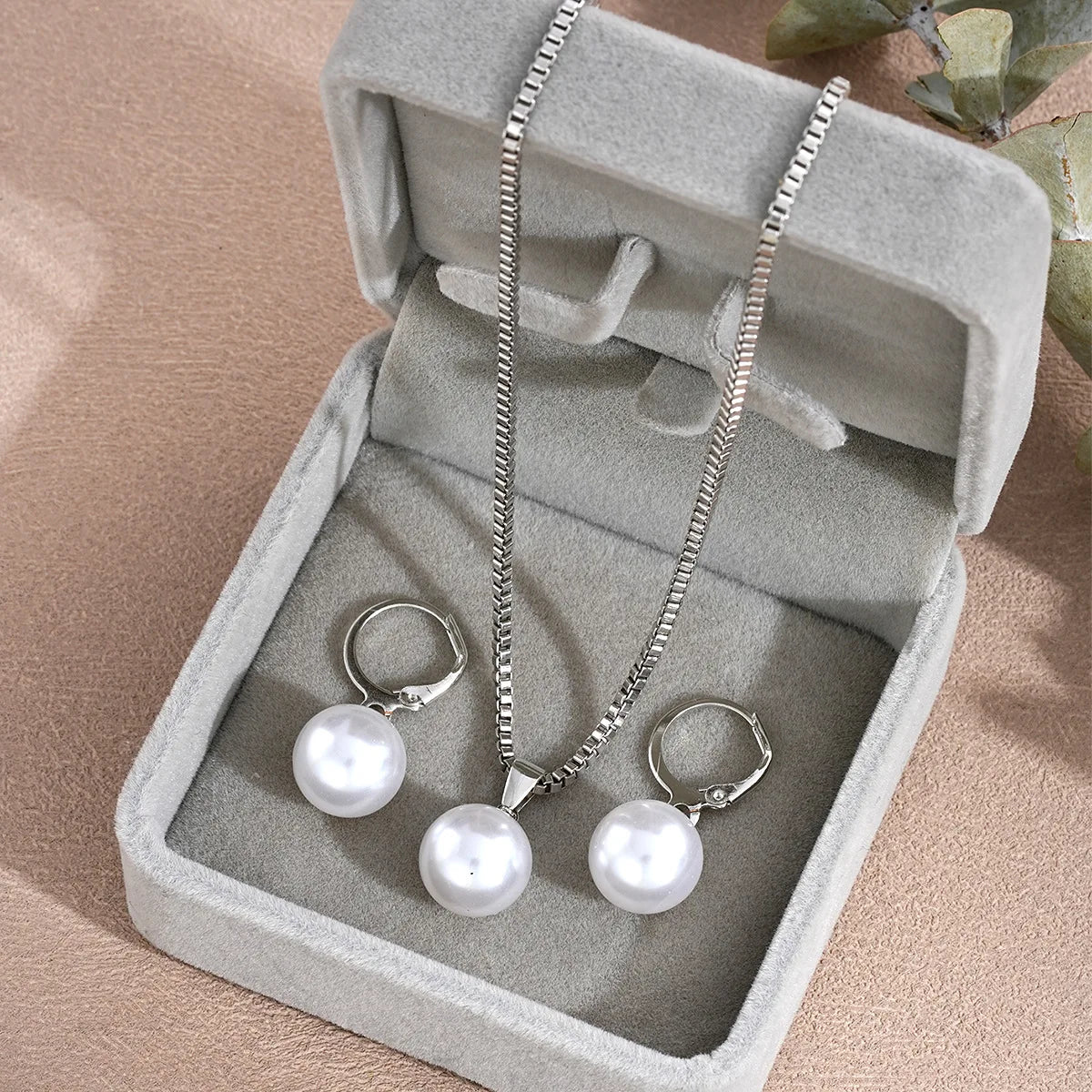 Pearl Necklace & Earrings Set – Elegant Gold Pearl Jewelry Set for Women
