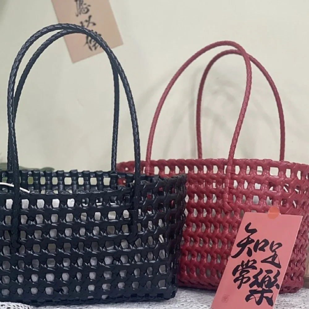 Woven Plastic Tote Bag – Retro Grid Shoulder Handbag for Women Summer Beach Style