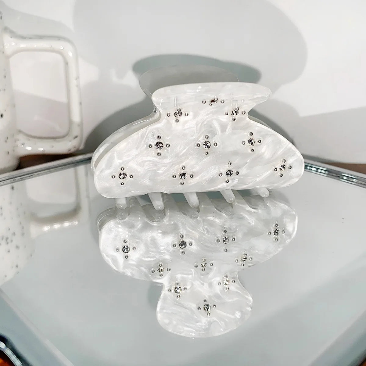 1pc Diamond inlay, high-end feel, light luxury style, flower clip, personalized atmosphere, simple hair clip, hair accessory